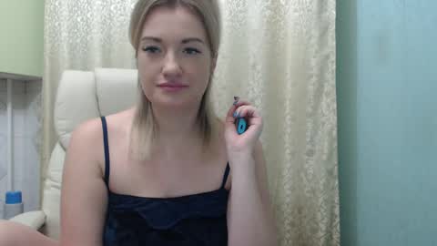 3sweetcandy3 online show from December 5, 2024, 11:32 pm