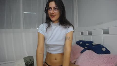 _amywhite online show from November 27, 2024, 2:27 am