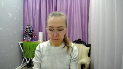 _greybunny_ online show from December 29, 2024, 10:38 am