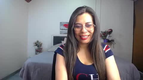 paulina  online show from December 25, 2024, 1:04 pm