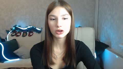  LovelyLavender  online show from December 13, 2024, 1:52 am