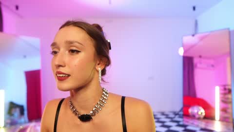 _meganmeow_ online show from November 17, 2024, 10:13 pm