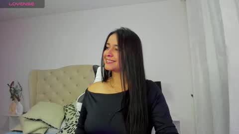 _saralopez_ online show from January 30, 2025, 4:47 pm