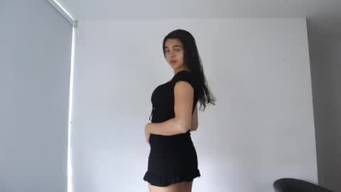 Anastasia Vahos online show from January 17, 2025, 6:29 pm