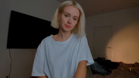 Tessa -  online show from November 20, 2024, 2:31 pm