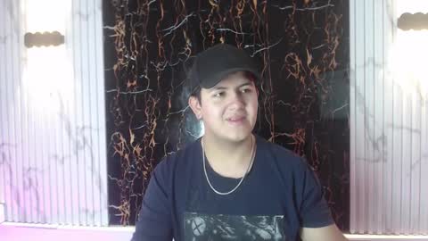 aaron_martinez_ online show from January 18, 2025, 11:07 am