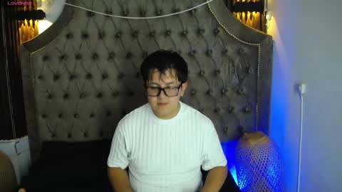 aaron_martinez_ online show from January 6, 2025, 7:55 pm