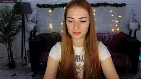 adelyna_bird online show from December 12, 2024, 7:33 am