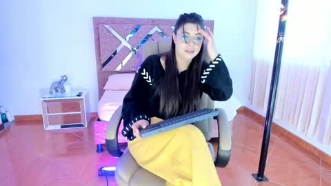 adore_olivia online show from December 16, 2024, 2:11 pm