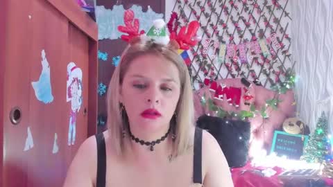 adriiana_fox_ online show from December 2, 2024, 7:19 pm