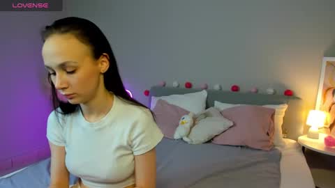 agnes_collins online show from November 25, 2024, 10:57 am