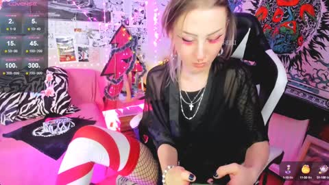 Evexxxx online show from December 23, 2024, 2:04 am