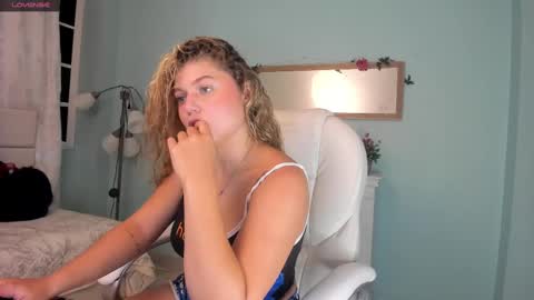 alaia_greyy online show from December 5, 2024, 12:53 pm