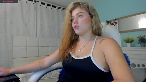 alaia_greyy online show from December 28, 2024, 12:43 pm