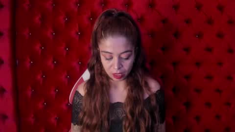 alaia_lovee online show from December 19, 2024, 3:33 am