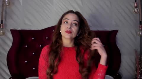 alaia_lovee online show from December 24, 2024, 7:37 pm