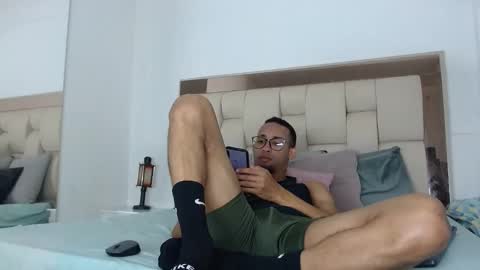 alan_hotsex01 online show from November 11, 2024, 7:04 pm