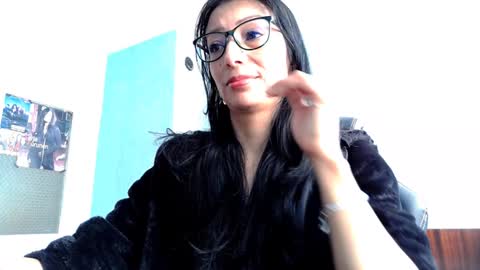 Alejandra online show from December 16, 2024, 8:17 am