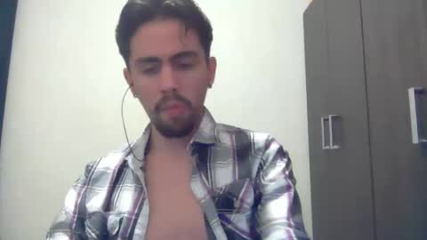 alejo_shy online show from December 12, 2024, 11:42 pm