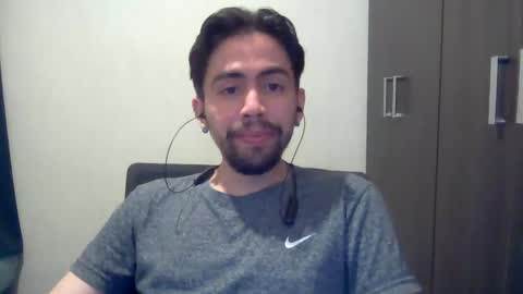 alejo_shy online show from December 18, 2024, 4:05 am