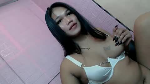 Kimmygirl online show from December 15, 2024, 4:22 pm