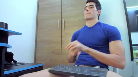 alexander__lips online show from January 7, 2025, 7:16 pm