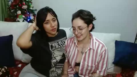 Julieta Long hair and Alex short hair online show from December 15, 2024, 12:47 am