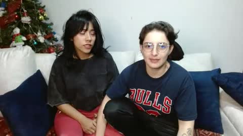 Julieta Long hair and Alex short hair online show from December 22, 2024, 1:22 am