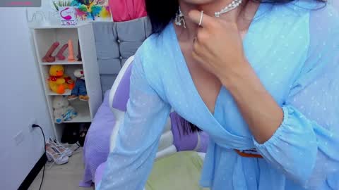 alexia_dussan online show from November 19, 2024, 2:10 am