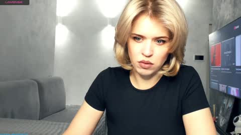 alexxxakiss online show from December 21, 2024, 8:19 pm