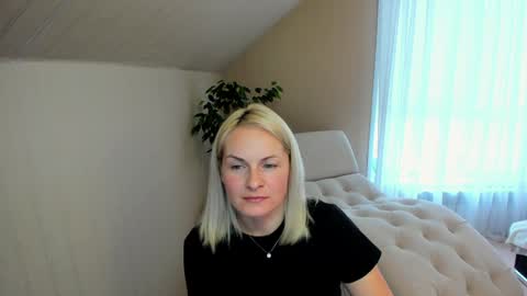 alicee__grace online show from December 16, 2024, 9:42 am