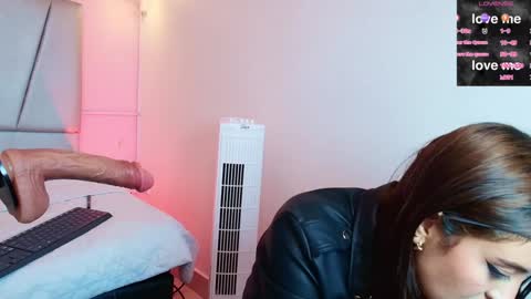 alicemillerr_ online show from December 21, 2024, 7:03 pm