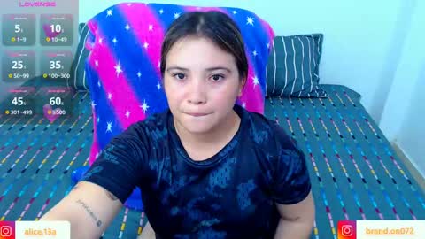 CATALINA Y ANDRES online show from November 15, 2024, 7:47 pm