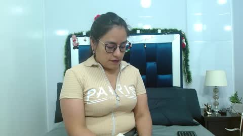 aliix_cooper online show from January 2, 2025, 1:01 pm