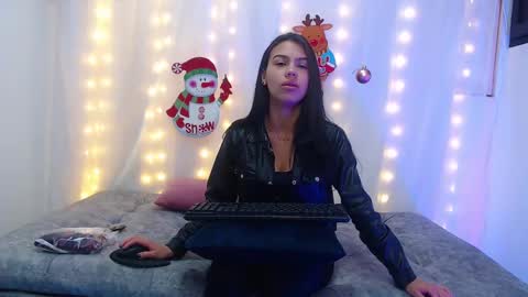 Alisson Rodriguez online show from December 13, 2024, 1:17 pm