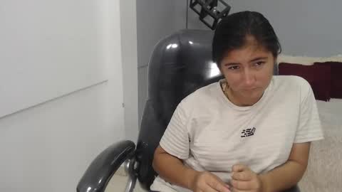 allisa_sinns online show from February 8, 2025, 1:04 pm