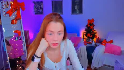 alyssa_smitt online show from December 18, 2024, 6:59 am