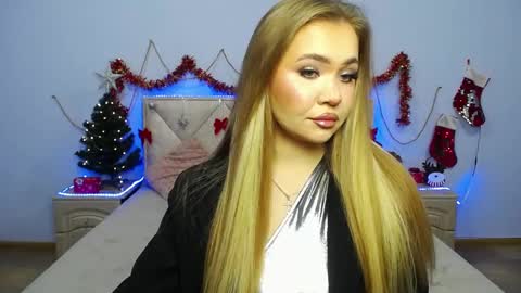 anastacyyellig online show from January 4, 2025, 8:01 am