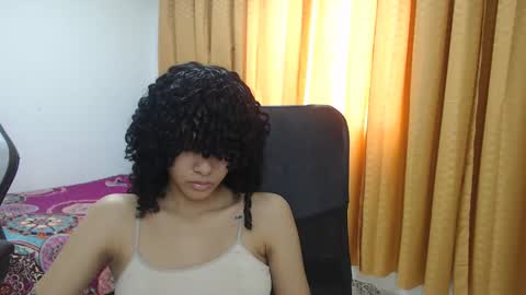 andrea_crespa1 online show from December 2, 2024, 3:22 pm