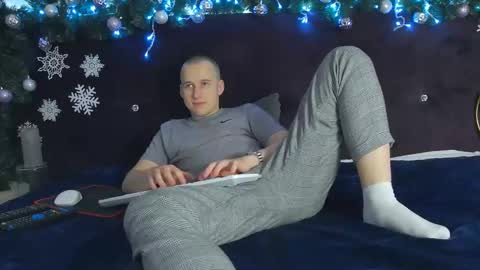 andress_ston online show from December 15, 2024, 9:04 pm