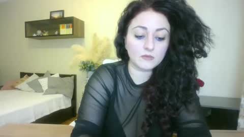 ange_linax online show from December 19, 2024, 8:26 am