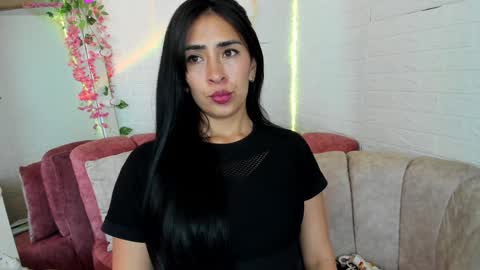 Angela  black hair online show from November 26, 2024, 11:13 pm