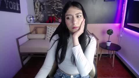 angela_diaz_ online show from December 7, 2024, 10:31 am