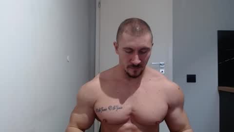  ------- SEX SHOW WITH GUYS AND GIRLS  MUSCLE SHOW online show from December 3, 2024, 12:54 pm