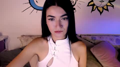 angie_c online show from November 14, 2024, 12:34 am