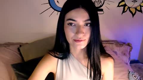 angie_c online show from December 12, 2024, 11:09 am