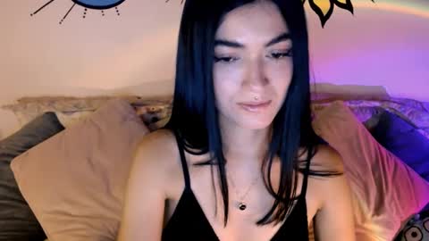 angie_c online show from November 27, 2024, 11:25 pm