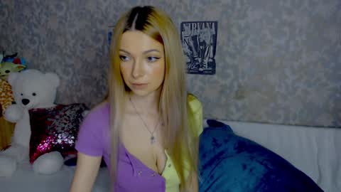 anita_moon_ online show from December 7, 2024, 9:18 pm