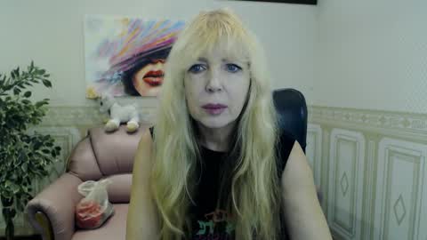 Anna Ditrih online show from November 26, 2024, 12:39 pm