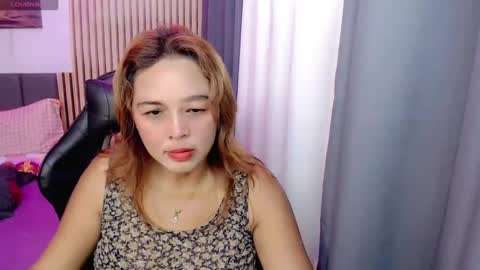 anna_leah online show from December 2, 2024, 9:39 am